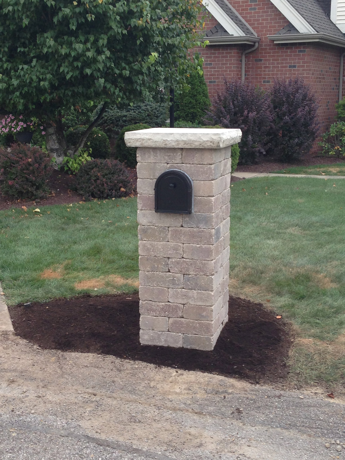 gallery-mailbox-pillars-esposito-landscaping-pa